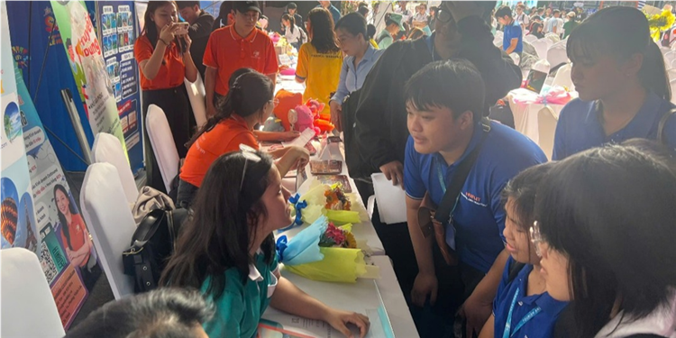 NHỊP CẦU NHÂN LỰC THÁNG 4: ĐIỂM HẸN CHO SINH VIÊN FPT VÀ NHÂN SỰ NGÀNH DU LỊCH 