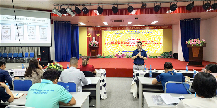 Trung tâm Dịch vụ việc làm Thành phố Hồ Chí Minh “Nâng tầm chuyên nghiệp, khẳng định chất lượng phục vụ”