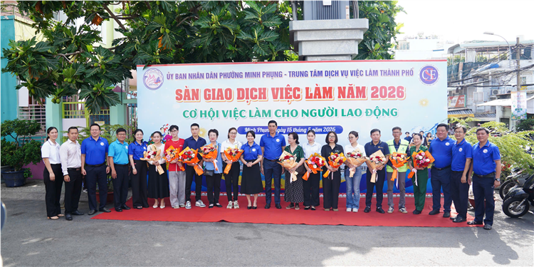 SÀN VIỆC LÀM MINH PHỤNG: THÊM NHIỀU CƠ HỘI CHO LAO ĐỘNG ĐỊA PHƯƠNG