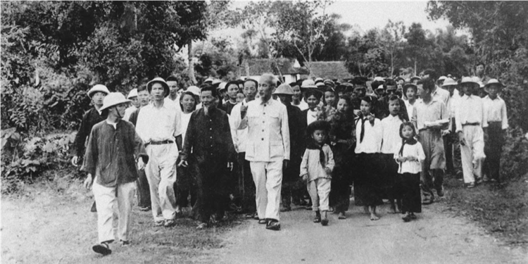 Sinh hoạt dưới cờ và kể câu chuyện về học tập và làm theo tư tưởng, đạo đức, phong cách Hồ Chí Minh tuần 23