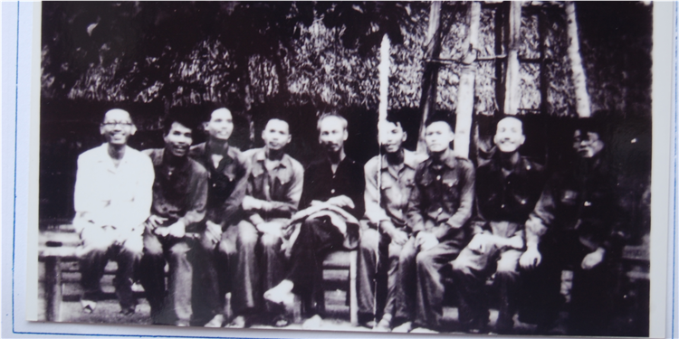 Sinh hoạt dưới cờ và kể câu chuyện về học tập và làm theo tư tưởng, đạo đức, phong cách Hồ Chí Minh tuần 02