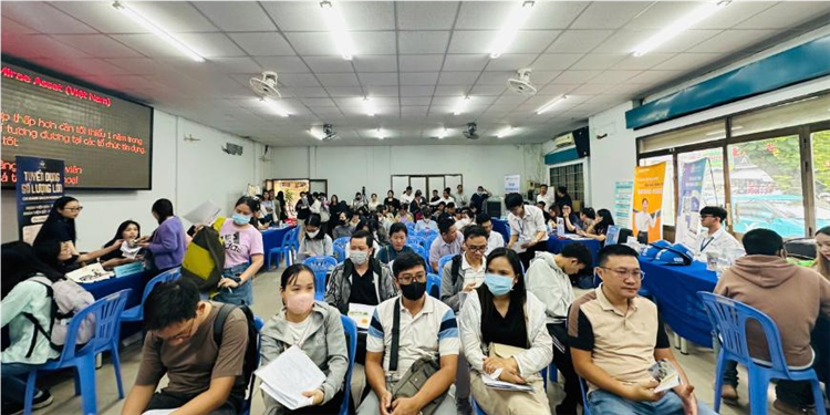 THÔNG TIN THỊ TRƯỜNG LAO ĐỘNG THÀNH PHỐ HỒ CHÍ MINH NĂM 2025, DỰ BÁO THỊ TRƯỜNG LAO ĐỘNG NĂM 2026