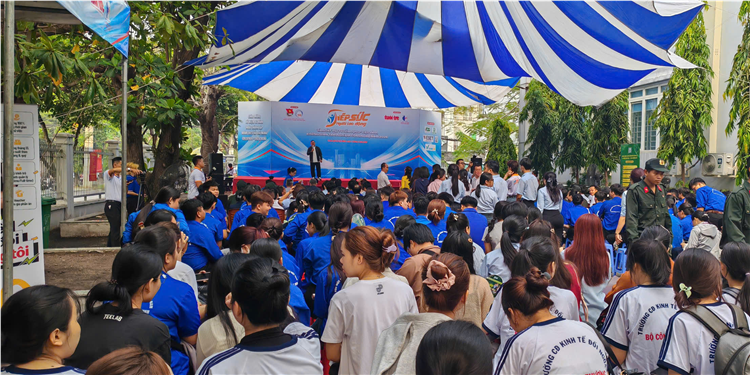 KHƠI THÔNG NGUỒN LỰC TRẺ TRONG KỶ NGUYÊN SỐ